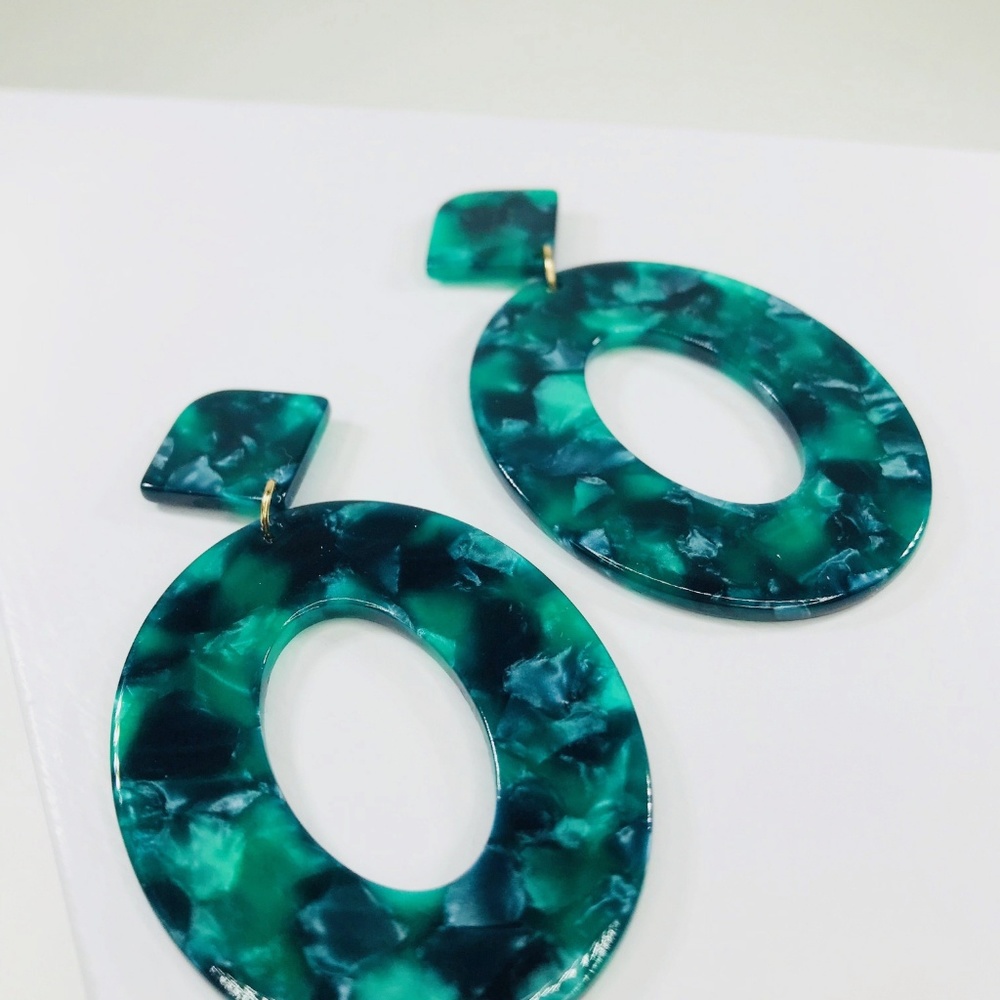 🆑 Emerald Green Oval Drops - Picture 2 of 4
